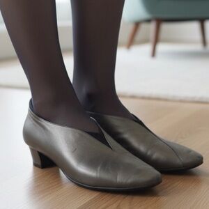 Thierry Rabotin Pumps metallic Pewter‎ Women's 39.5